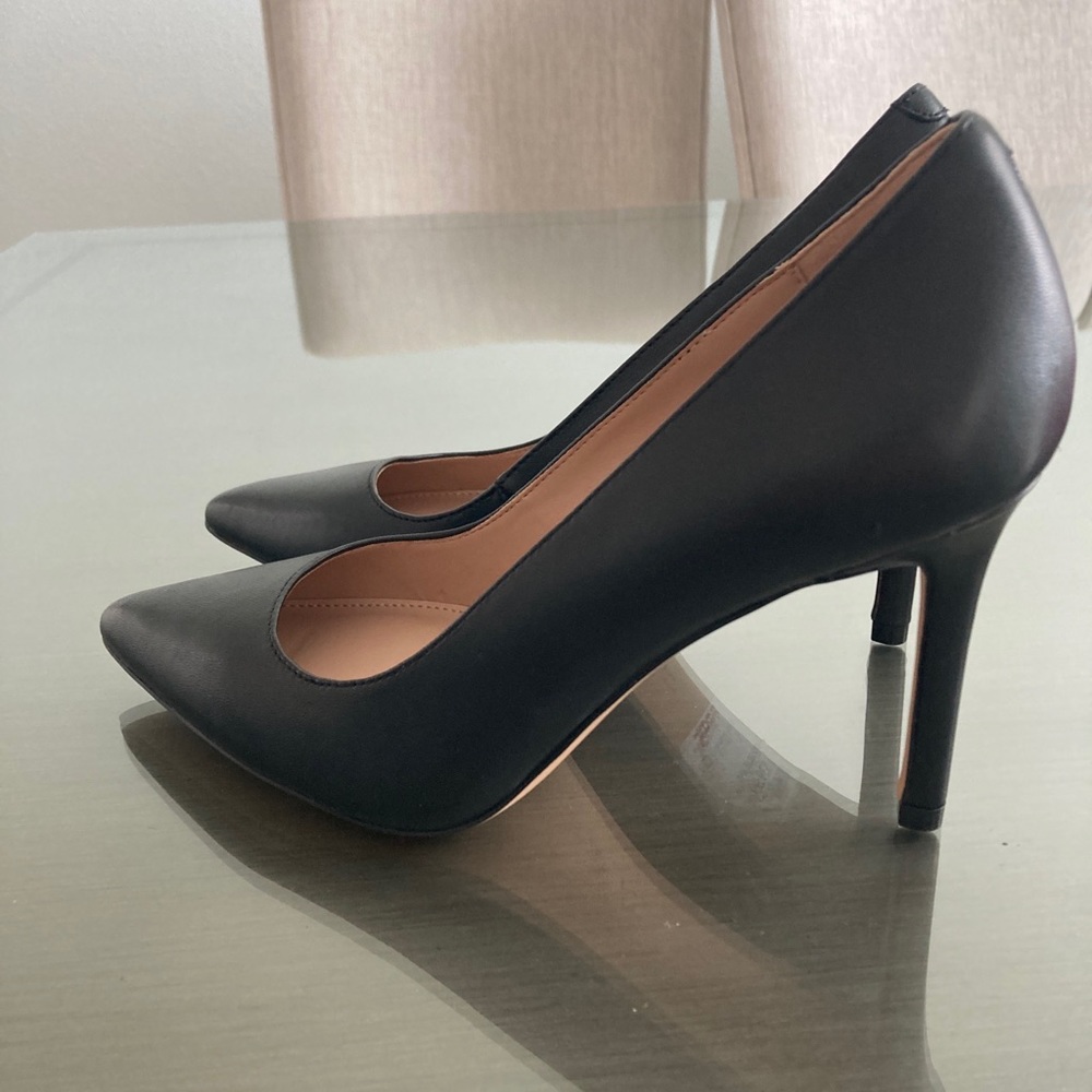 Women’s Leather Black Pumps Heels Size 7 New